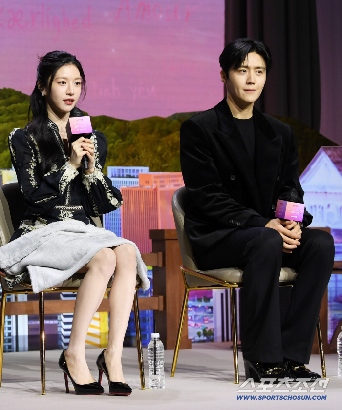[포토] 고윤정, 설레는 순간
