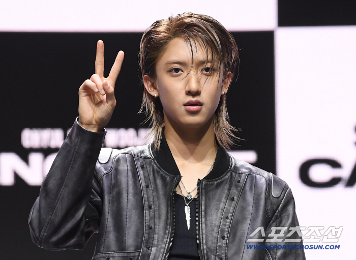[포토] 롱샷 우진, 그룹의 미모 담당