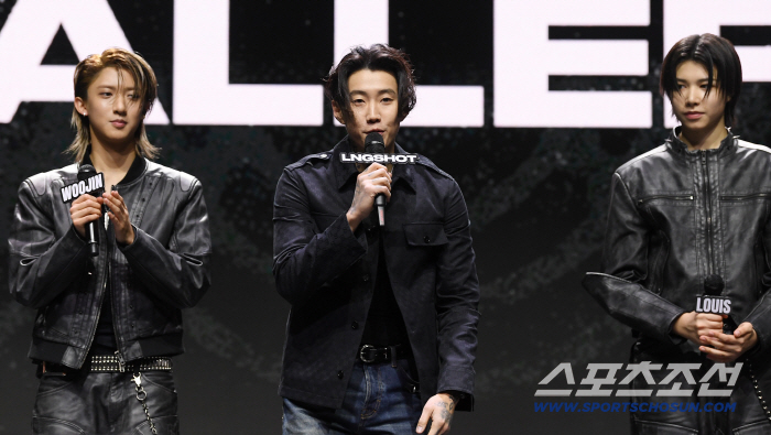 [포토] 롱샷 데뷔 쇼케이스에 등장한 박재범