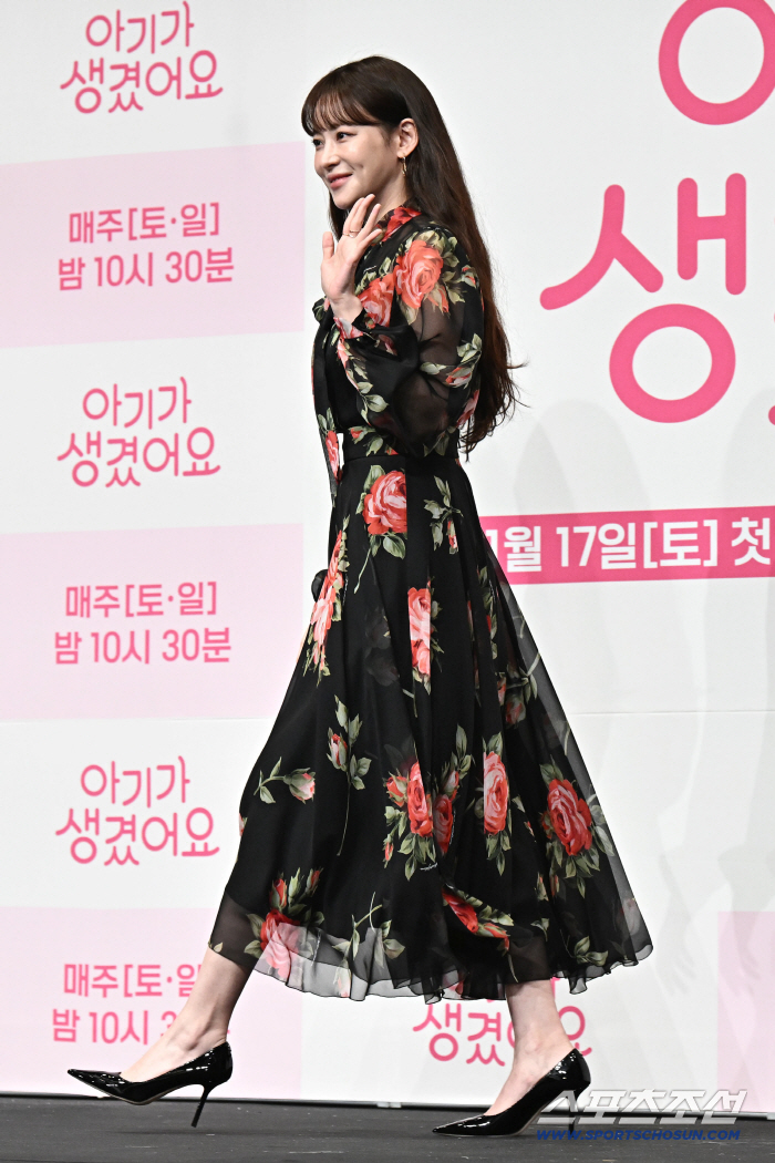 [포토] 오연서 미스코리아 손인사 하며 퇴장