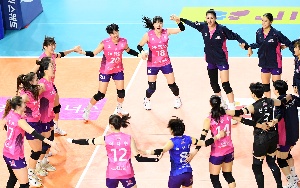 흥국생명, 1위 도로공사 잡았다