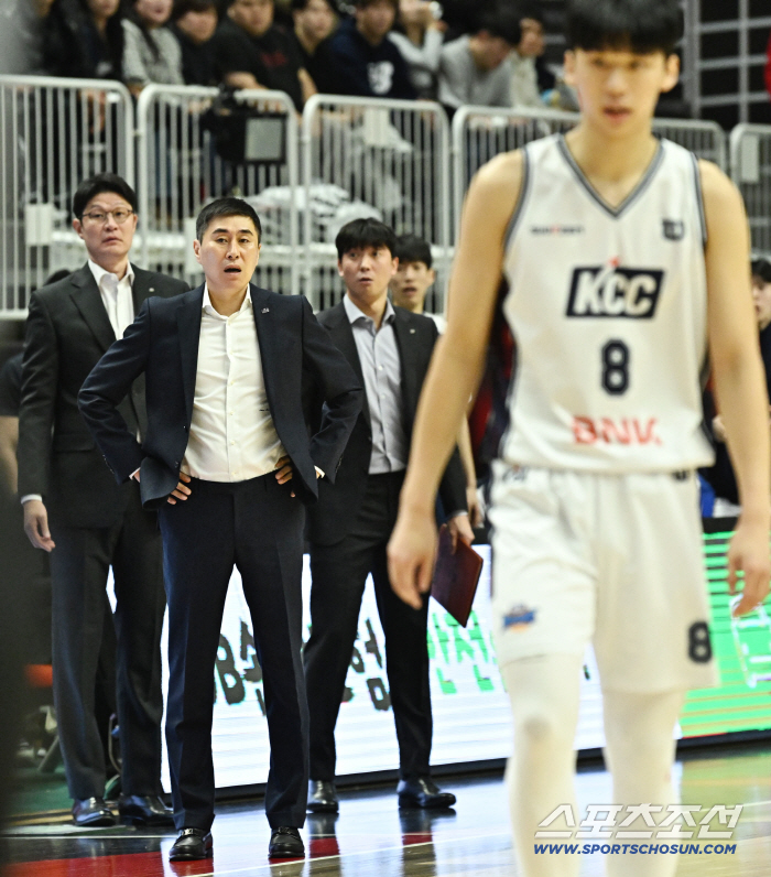 [포토] 이상민 감독 심판 판정에 어필