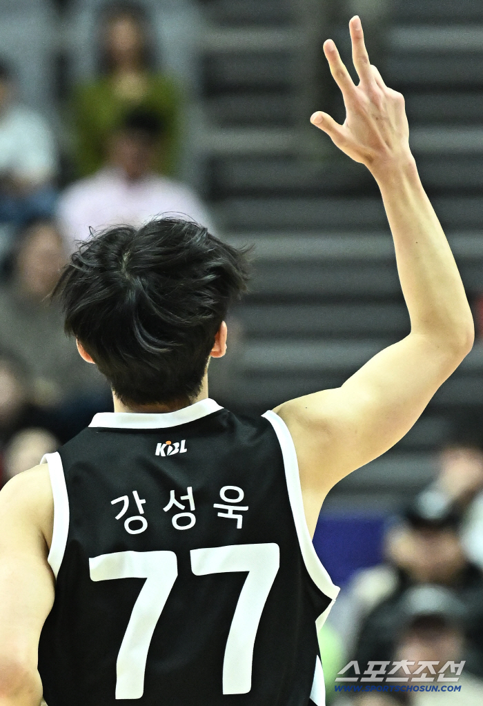 [포토] 강성욱 자신감으로 3점슛 성공
