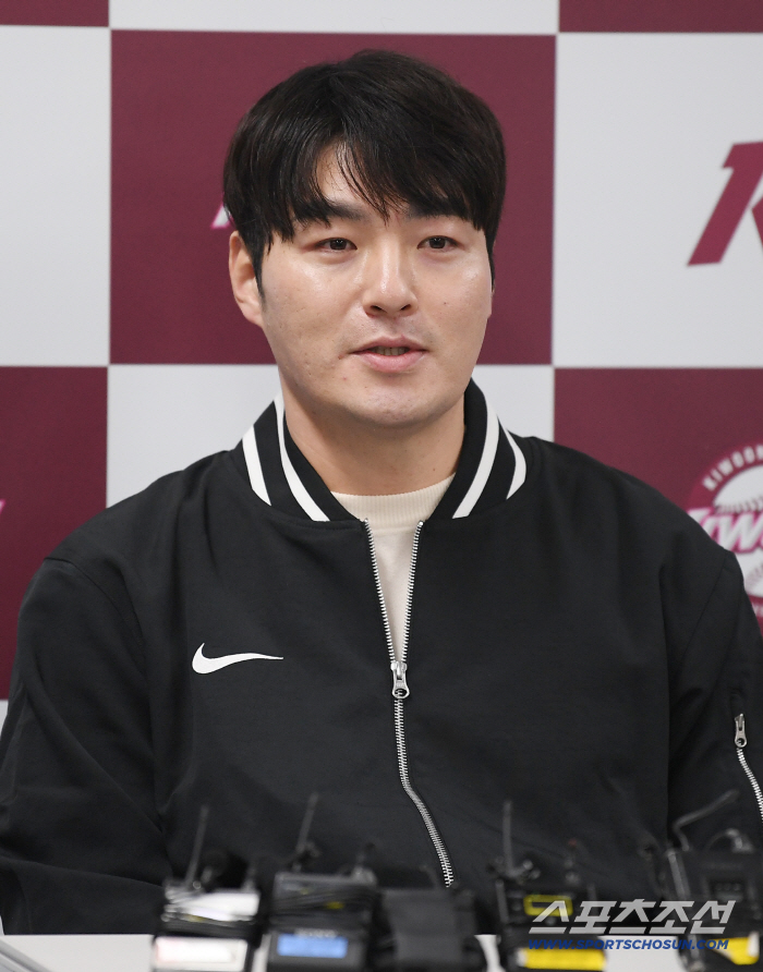 [포토] 박병호 친정팀 키움에서 코치생활 시작합니다