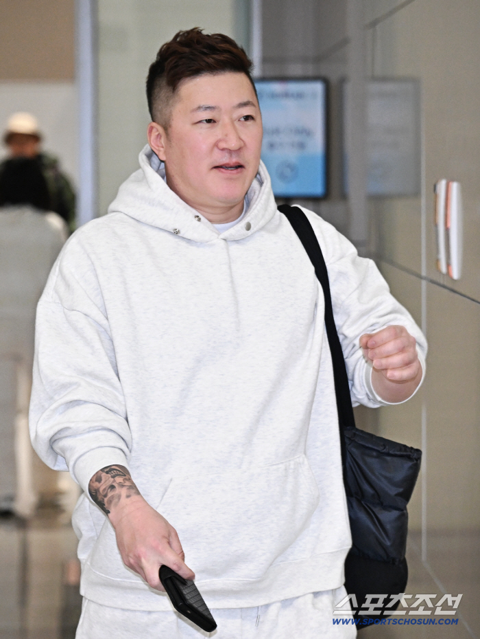 [포토] 최형우 전지훈련 다녀오겠습니다