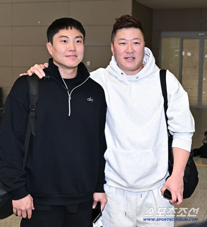 [포토] 류지혁-최형우 삼성 괌 전지훈련 떠나요
