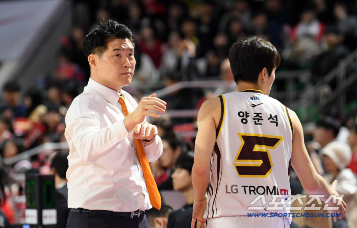 [포토] 조상현 감독, 차분하게