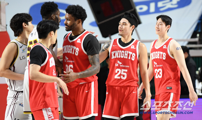 [포토] SK, 1위 LG 잡았다