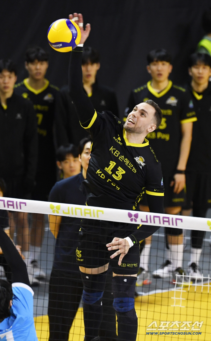 [포토] 비예나, 가볍게 툭