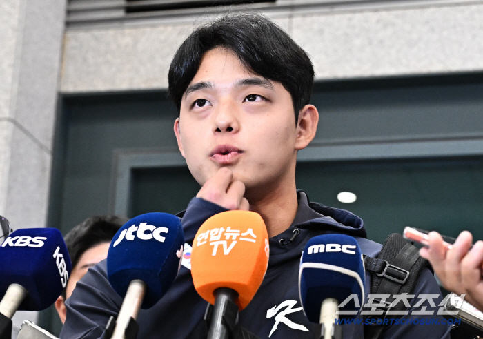 [포토] 문동주 사이판 대표팀 훈련 잘 마쳤습니다