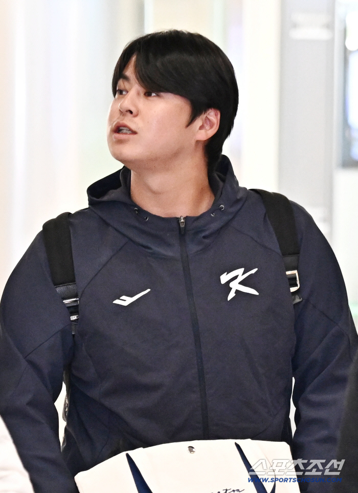 [포토] 노시환 대표팀 훈련 마치고 귀국