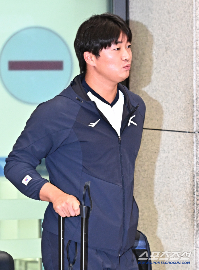 [포토] 고우석 야구대표팀과 훈련 마치고 귀국