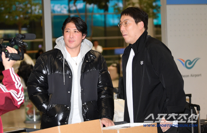 [포토] 깜짝 손님 황재균-이적생 김현수, 다정하게