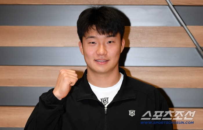 [포토] KT 위즈 신인 김건휘, 첫 캠프