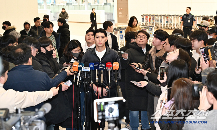 [포토] 이정후 팬들과 취재진 관심 속 출국
