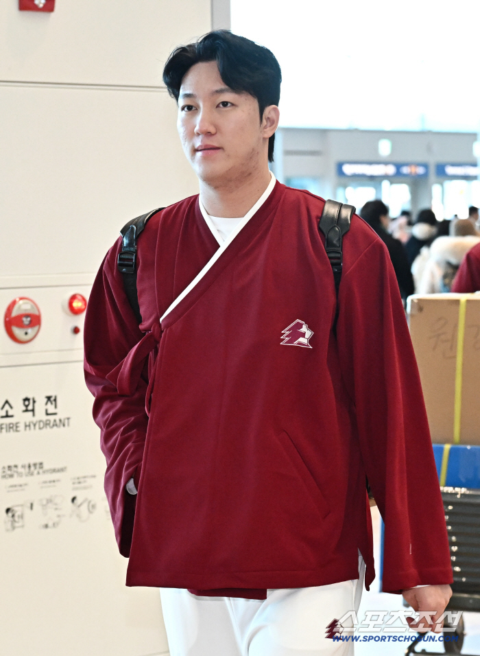 [포토] 안우진 건강하게 캠프 잘 다녀오겠습니다