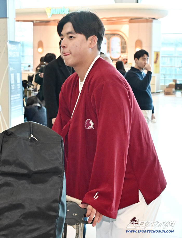 [포토] 키움 박준현 선배들과 함께 캠프 출국 준비
