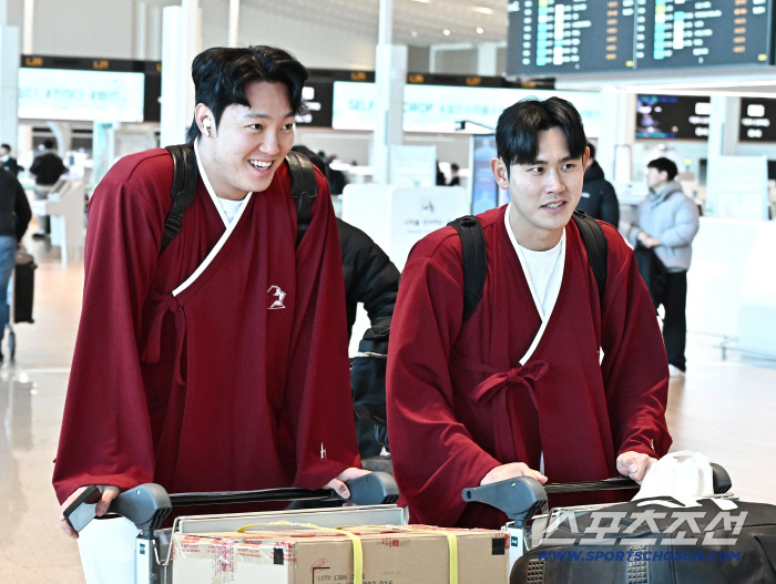 [포토] 안우진-조영건 즐거운 캠프 출국 준비