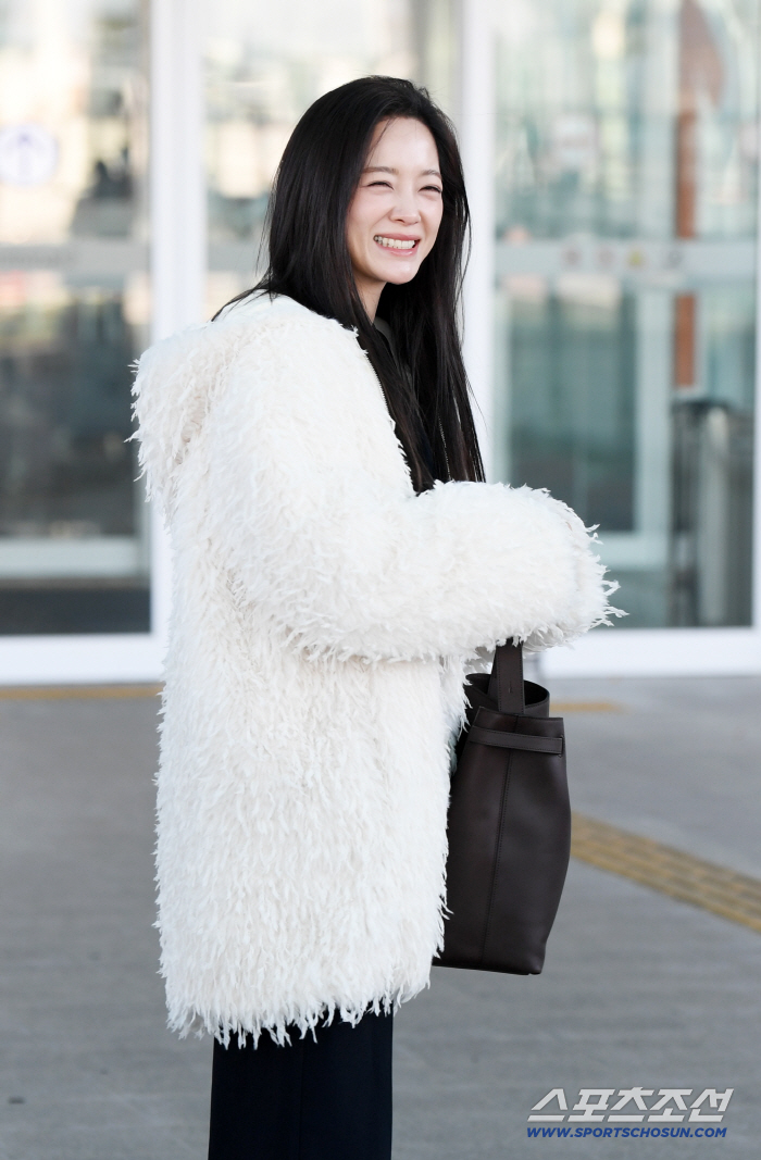 [포토] 김세정, 뒤돌아보면 심쿵