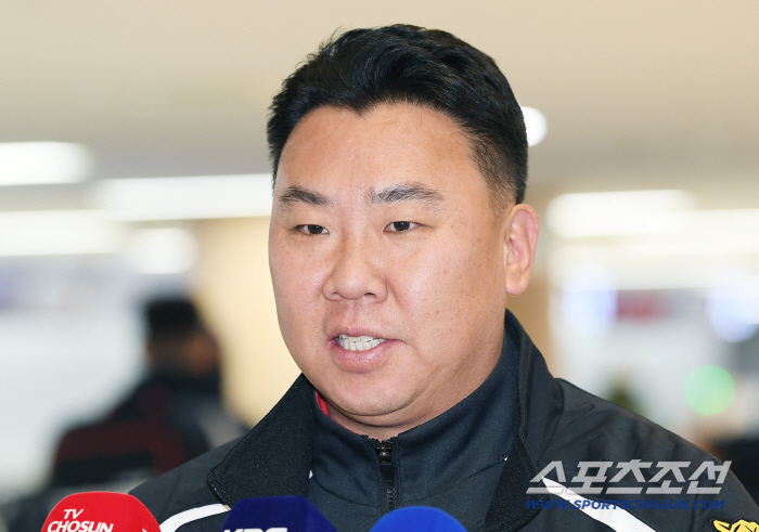 [포토] 전훈 계획 밝히는 이범호 감독