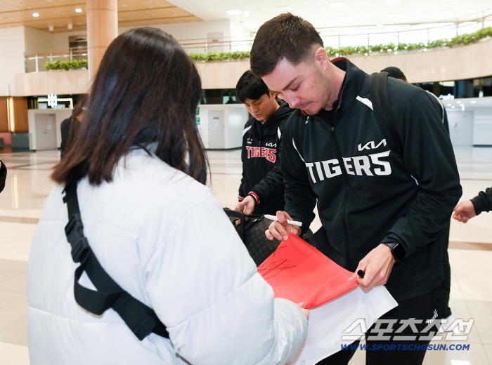 [포토] KIA 아시아쿼터 데일 1호팬 생겼어요