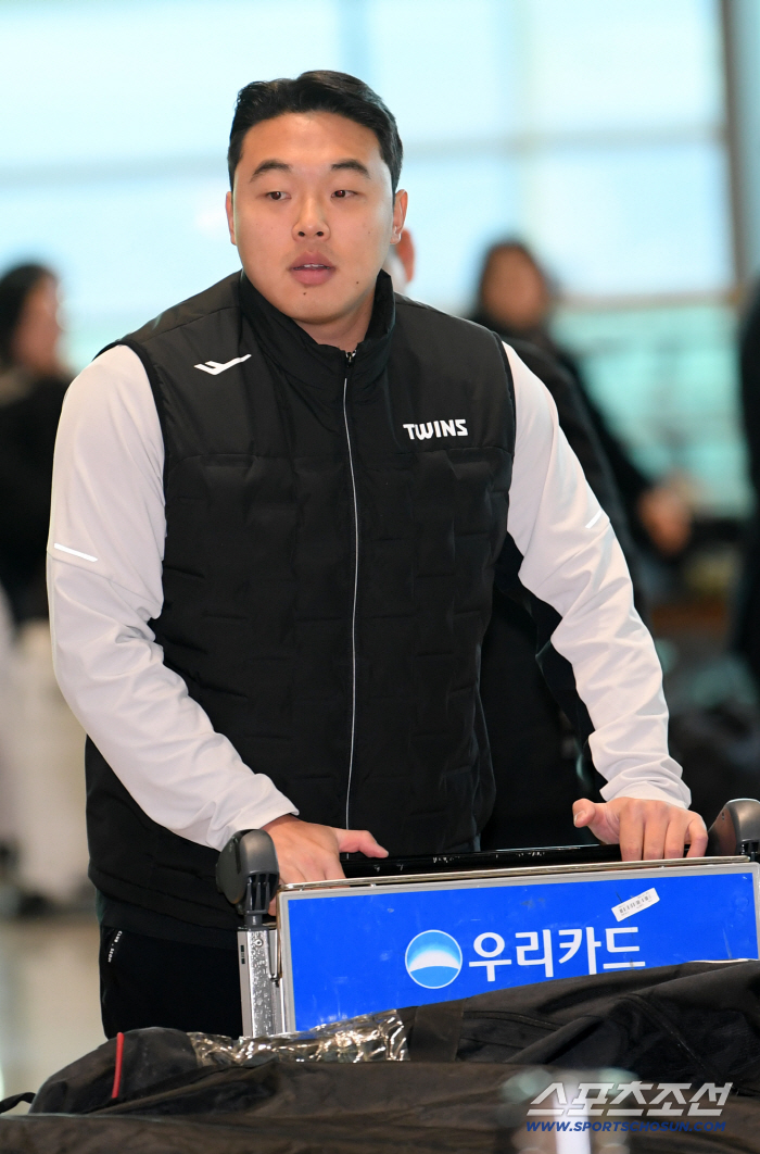[포토] 이지강, 미국 애리조나 캠프 향해