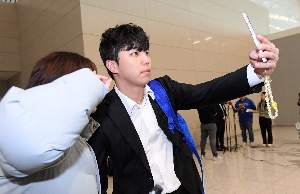 김영웅, 팬서비스도 최고