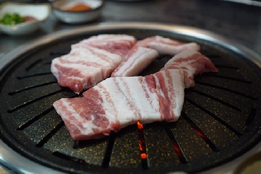 돼지비계가 슈퍼푸드?…'이런 사람'은 섭취 주의해야