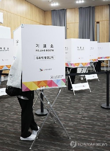 [인&아웃] 사전투표율 열기…분노일까, 반감일까