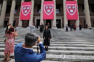 [특파원 시선] 하버드를 상대로 한 '승리'