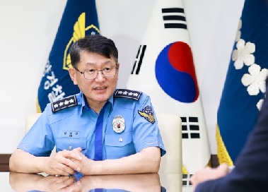 해경청장 “서해 중국 구조물 예의주시…경비함 추가 배치 계획”