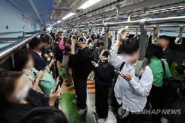 같은 칸에서 '덥다·춥다'…서울지하철 민원 5개월간 28만건