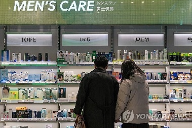 [율곡로] “나 예뻐요?”…화장하는 남자들