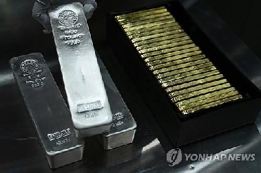 국제금값 온스당 4천달러 안착…은값 14년만에 최고치 경신