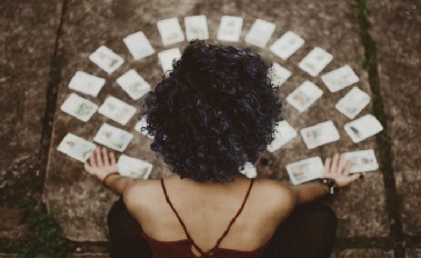 “3살 아들에게 악마가 들렸다” 말에 굶겨 숨지게 한 부모 체포