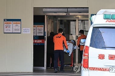 '응급실 뺑뺑이' 이어지는데…의료계·정치권 해법은 제각각