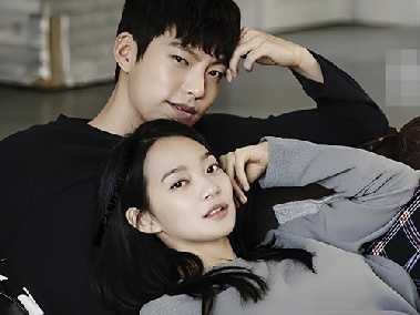 [샷!] “누나 사랑해”…10살 어려도 상관없다