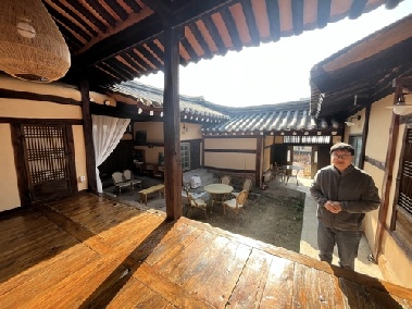 [빈집의 재탄생] 150년 넘은 빈 한옥 주택…수리 뒤 3만명 찾는 관광지로