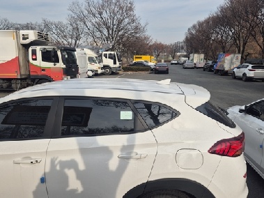 [현장] 화물차·캠핑카가 점령한 공영주차장…무대책 지자체, 규정 탓만