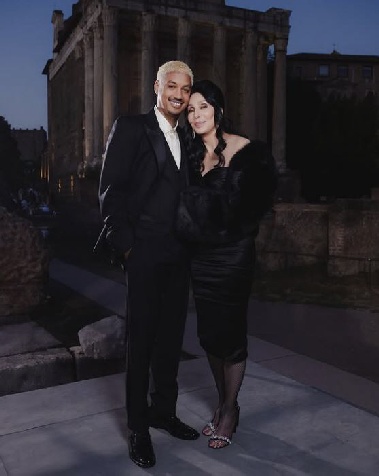 팝스타 셰어, 40살 연하와 결혼설 일축…“나이 들어도 영혼은 젊다”