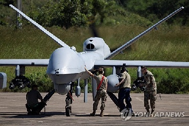 군산 앞바다 빠진 400억원짜리 美킬러드론 '리퍼' 기체 인양
