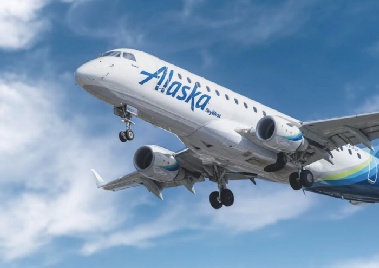 비행 중인 여객기 비상문 열려던 남성, 다른 승객이 제압…“공기가 필요해”