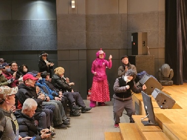 “내일은 어디로 가나”…탑골공원 이어 `청춘극장`도 막 내려