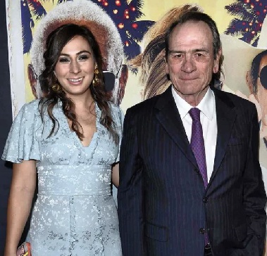 유명 스타 딸이자 배우, 새해 첫날 호텔서 숨진 채 발견