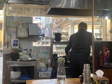 치솟는 물가에 결국 백기…'착한밥집'들도 줄줄이 가격인상