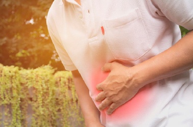 술 마시고 과식하는 40대 이상이라면 '이 질환' 조심