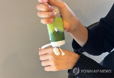 [샷!] “카페에서 핸드크림 발랐다가 퇴장당했다”