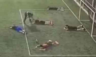 무장 괴한들 축구 경기장 난입 총격, 3명 살해…조직 간 분쟁?