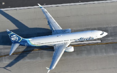 이륙 15분 만에 비행기 내 보조배터리 화재 긴급 착륙…“불꽃 30cm 치솟아”