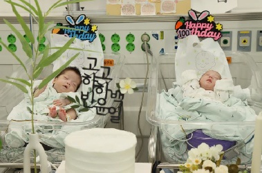 680g의 작은 기적…초극소 저체중 쌍둥이 '101일의 여정' 끝에 집으로